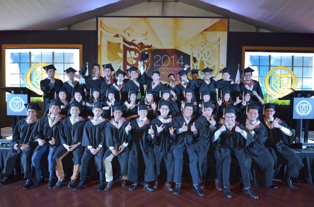 Graduates fron the College of Business, Technology and Entrepreneurship